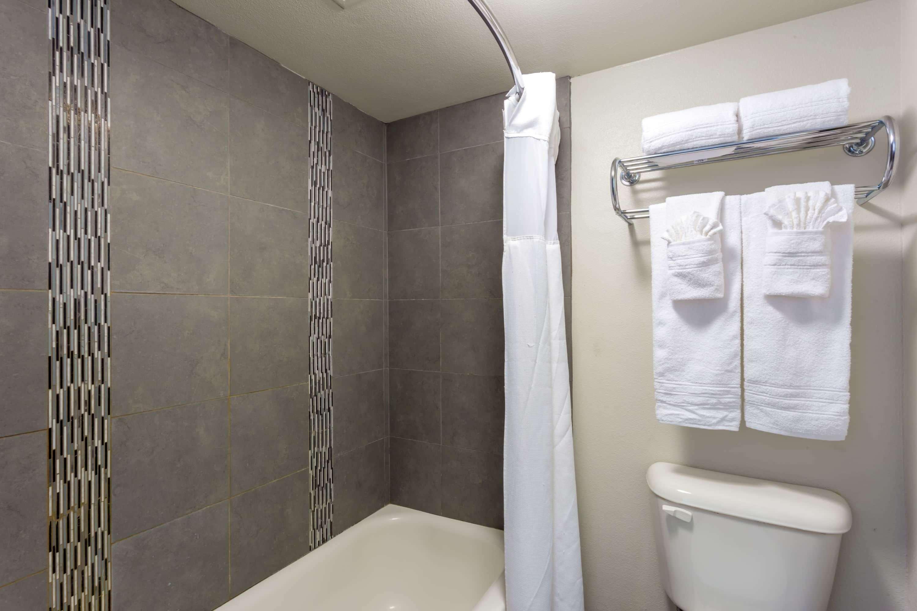 Howard Johnson By Wyndham Scottsdale Old Town Екстериор снимка